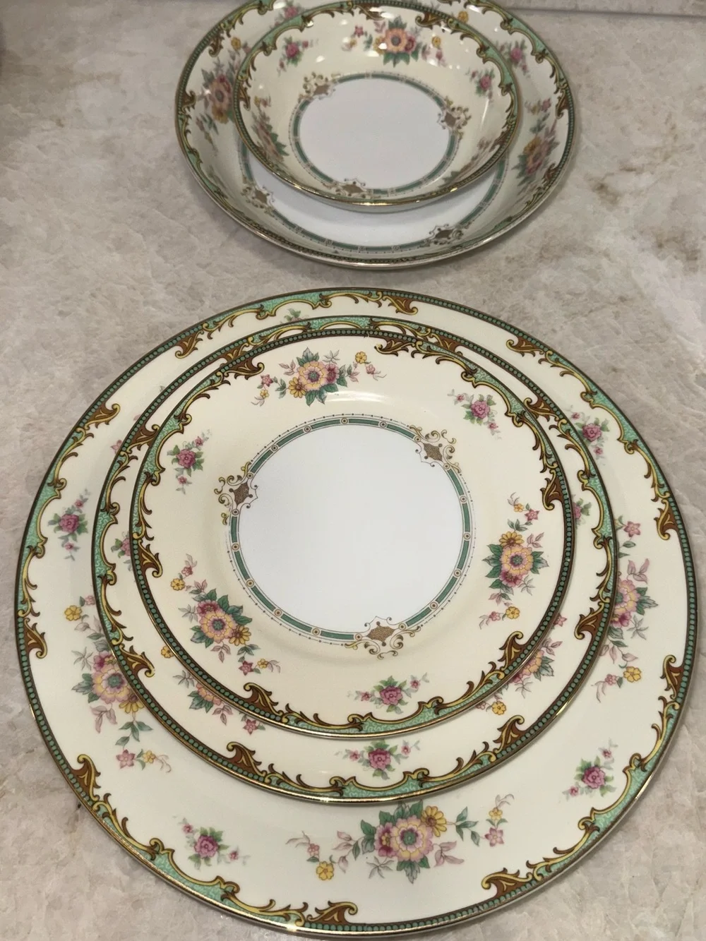 Noritake Cream, Green and Gold Floral Porcelain Dinner Set